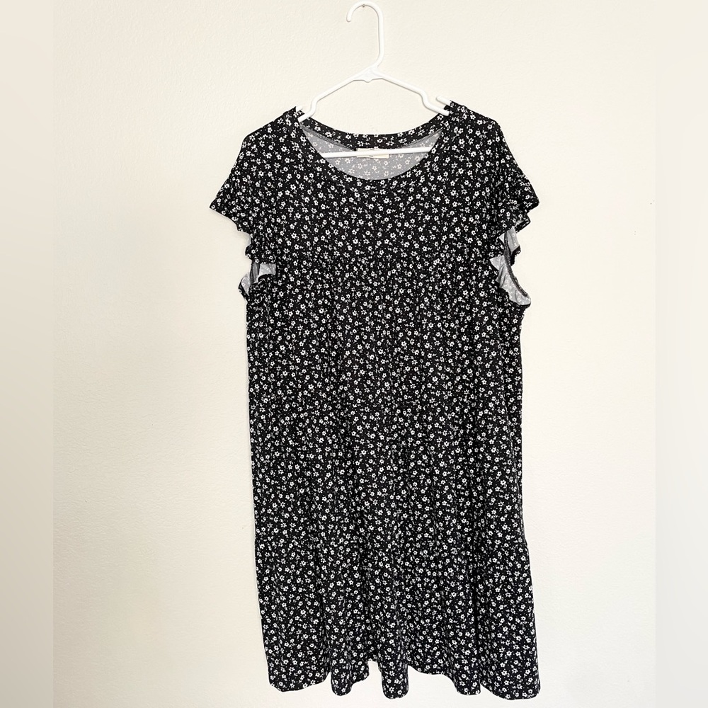 Black floral mini dress ruffle sleeves soft white flowers short maternity large